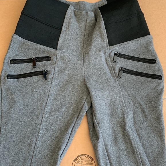 Guess dress pants size s barley worn - Picture 4 of 6